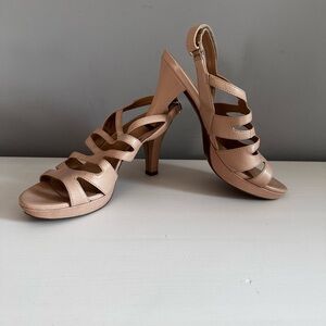 NATURALIZER Beige Leather Platform Pressley Sandals - size 5 like new